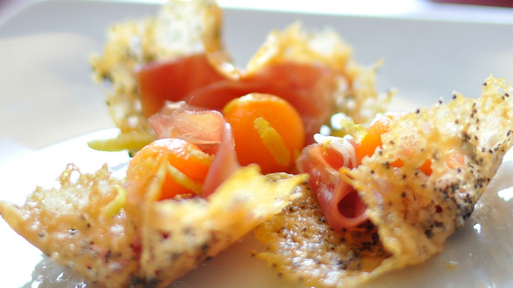 Chips di Parmigiano, prosciutto e melone Il castello di PattiPatti